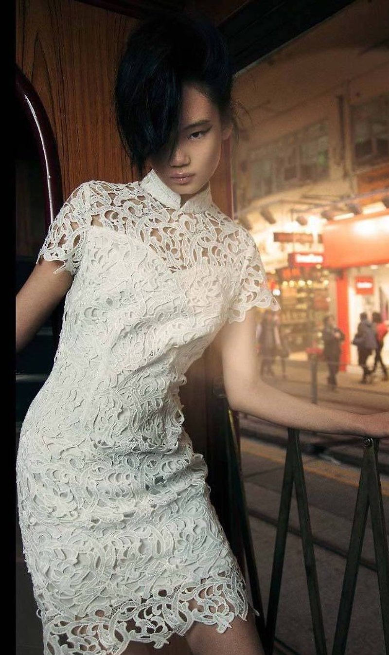 白色短袖搭配刺繡蕾絲旗袍 - 洋裝/連身裙 - 繡線 