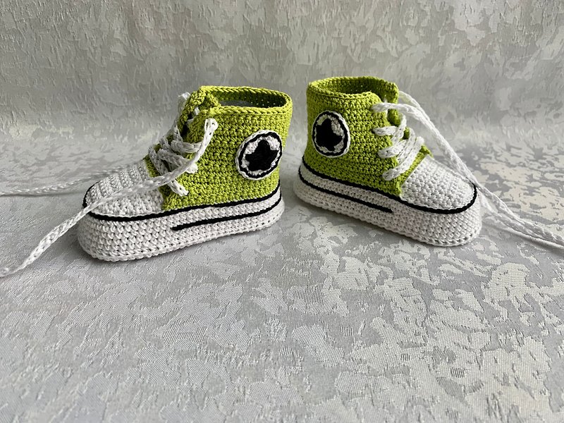 Cute Converse Baby Shoes for photoshoot Baby booties Gift for a boy and a girl - รองเท้าเด็ก - ผ้าฝ้าย/ผ้าลินิน สีเขียว
