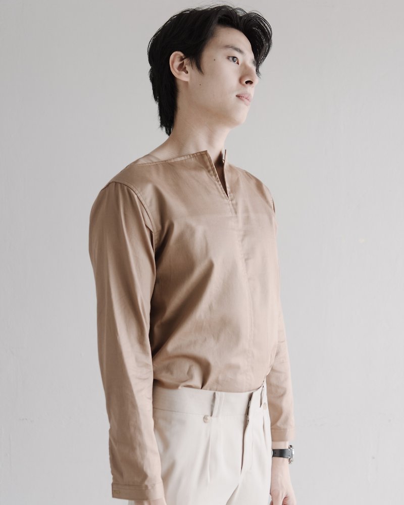 Camel - Square neck with trim shirt - T 恤 - 棉．麻 咖啡色