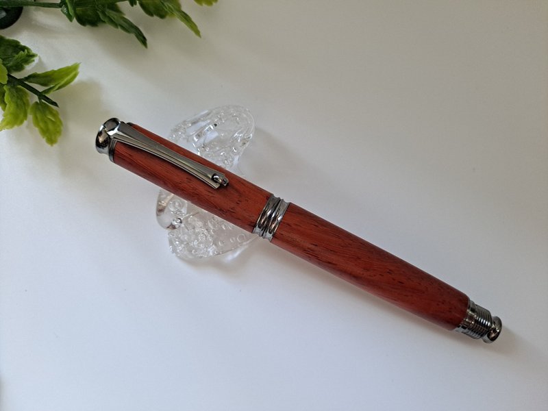 Gentleman's fountain pen made of rosewood log handmade pen - ปากกาหมึกซึม - ไม้ 