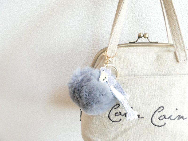 Fur Pom Pom Bag Charm Gray Embroidered Shoebill - ที่ห้อยกุญแจ - ผ้าฝ้าย/ผ้าลินิน สีเทา