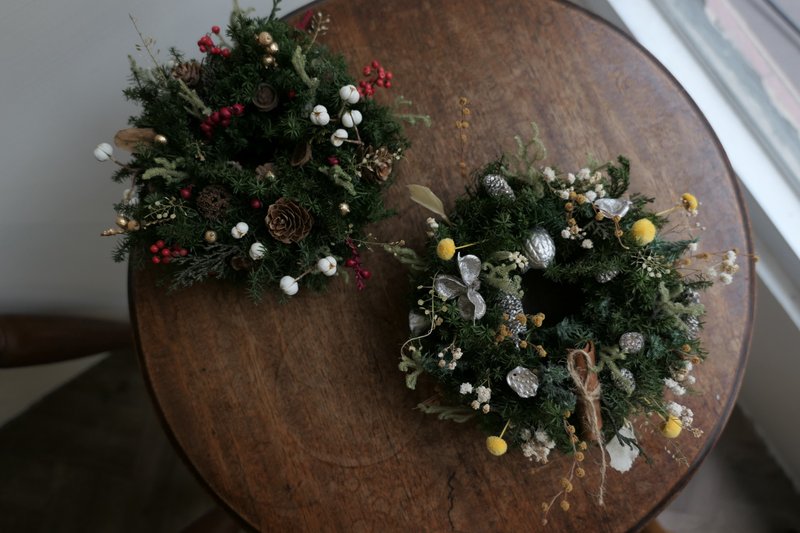 【Good Flowers】Cute Grass Wind Everlasting Christmas Wreath - ช่อดอกไม้แห้ง - พืช/ดอกไม้ หลากหลายสี