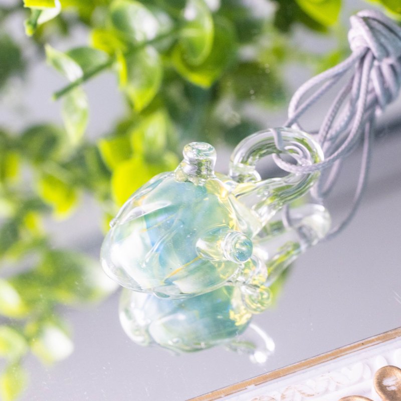 Glass heart necklace (elf color) - Necklaces - Glass Transparent