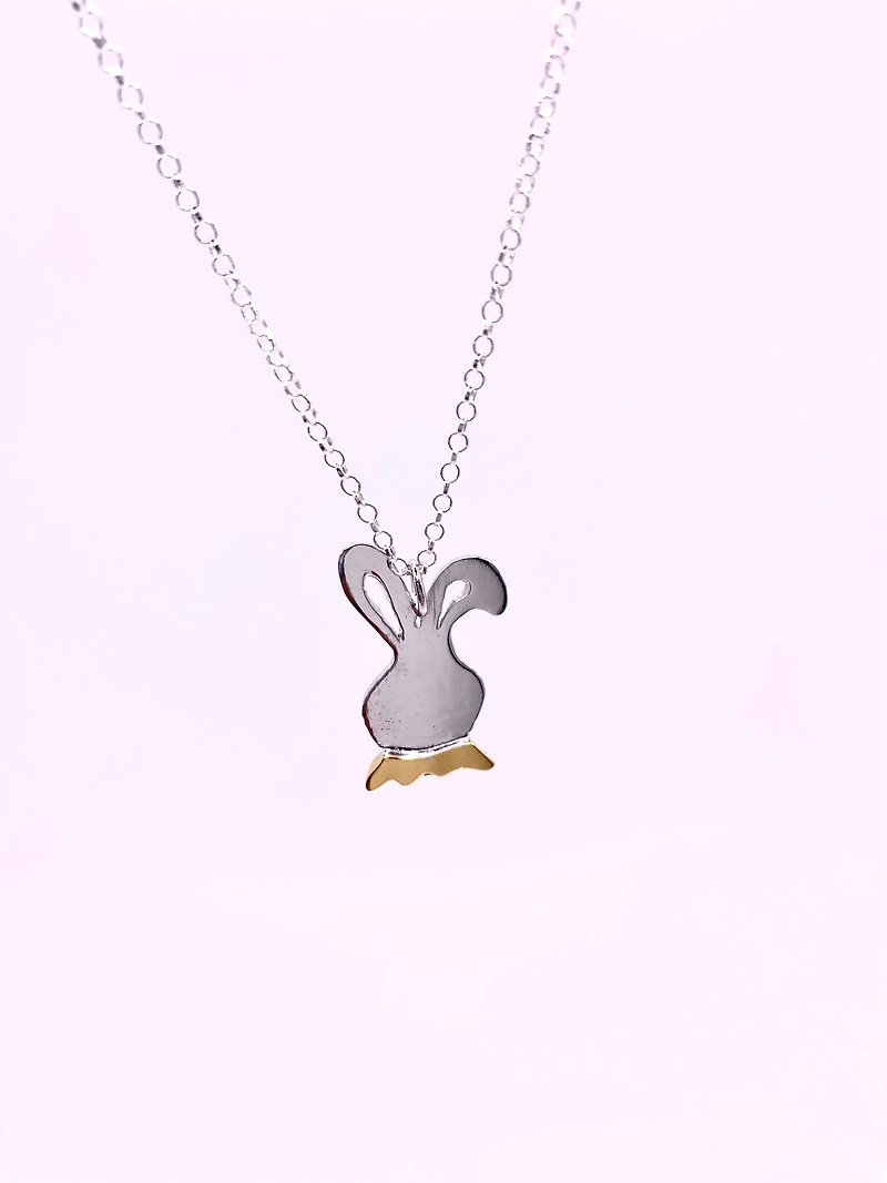 Bow Tie Rabbit Necklace - สร้อยคอ - เงิน สีเงิน
