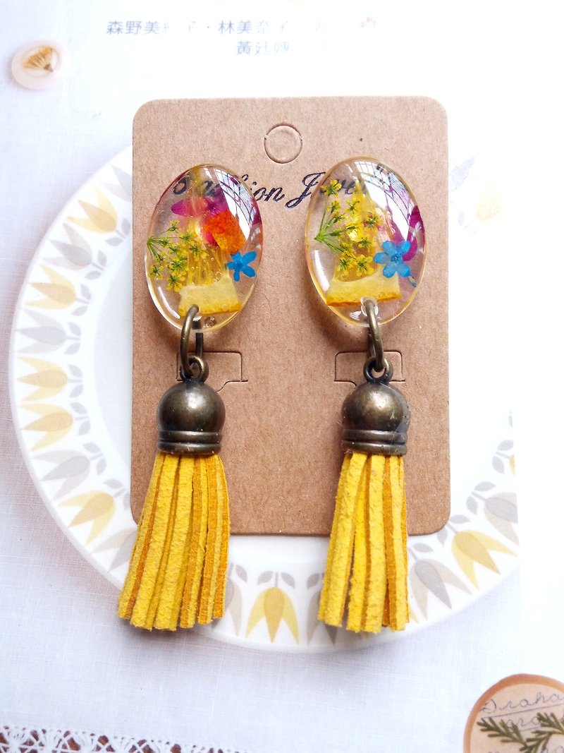 Pressed Flower Earrings. Handmade Jewelry, Elegant flower earrings - ต่างหู - พลาสติก หลากหลายสี