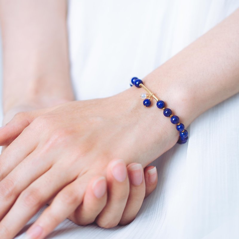 Lapis Lazuli, Moonstone, 14K Gold Filled Findings Bracelet - สร้อยข้อมือ - เครื่องเพชรพลอย สีน้ำเงิน