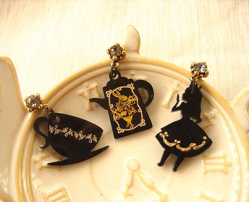 Alice silhouette series--Alice and horn rabbit afternoon tea party gold engraved silhouette earrings set - Earrings & Clip-ons - Acrylic Black