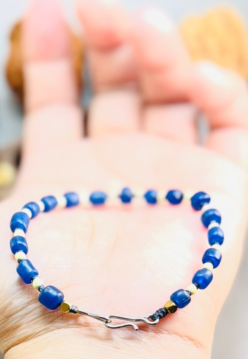 尼泊爾古琉璃民族風手環/遠方藍色的祝福 - 手鍊/手鐲 - 琉璃 