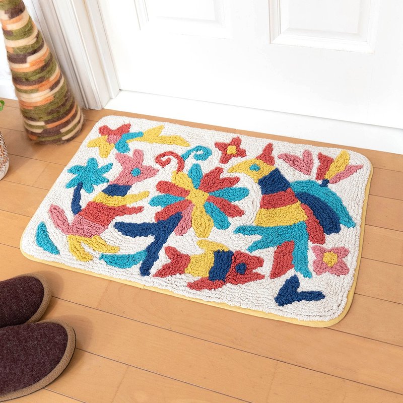 【Pre-order】Made in India Colored Animal Embroidery Carpet - พรมปูพื้น - ผ้าฝ้าย/ผ้าลินิน สีแดง