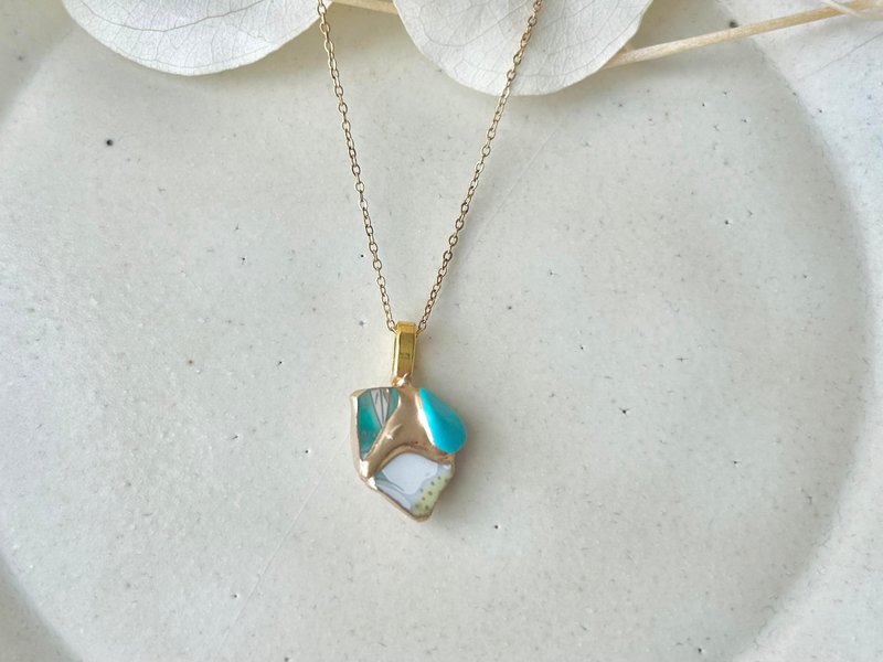 有田焼　金継ぎ　ネックレス　サージカルステンレスチェーン　アレルギー対応　18K　緑　リーフ柄　花柄　ターコイズ　天然石　伝統工芸　No.295 - 項鍊 - 陶 綠色