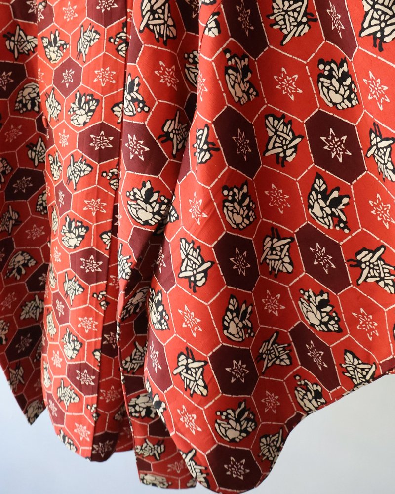 日本製和風印花紅色古著道行羽織和服外套 - 女大衣/外套 - 聚酯纖維 紅色