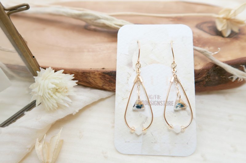 Abalone Shell/Swing Teardrop Hoop Dangle Earrings/14K GF Earrings/Clip-on - ต่างหู - เปลือกหอย สีทอง