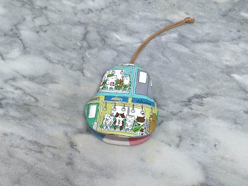非玩布可-手作布雜貨 Play-handmade groceries 通勤貓生(綠) 梨型鑰匙包【K200307】