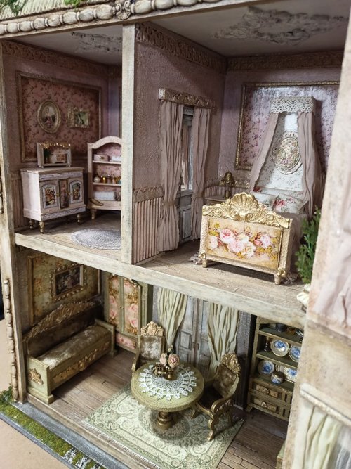 The cheap dollhouse miniatures