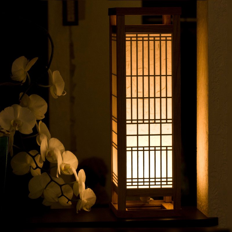 Traditional kumiko table night light lantern made of wood and shoji paper - 燈具/燈飾 - 木頭 