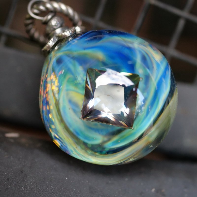 แก้ว สร้อยคอ สีน้ำเงิน - Crystal spell Glass pendant  Piece of ice Galaxy Lampwork Glass art Pendant Star