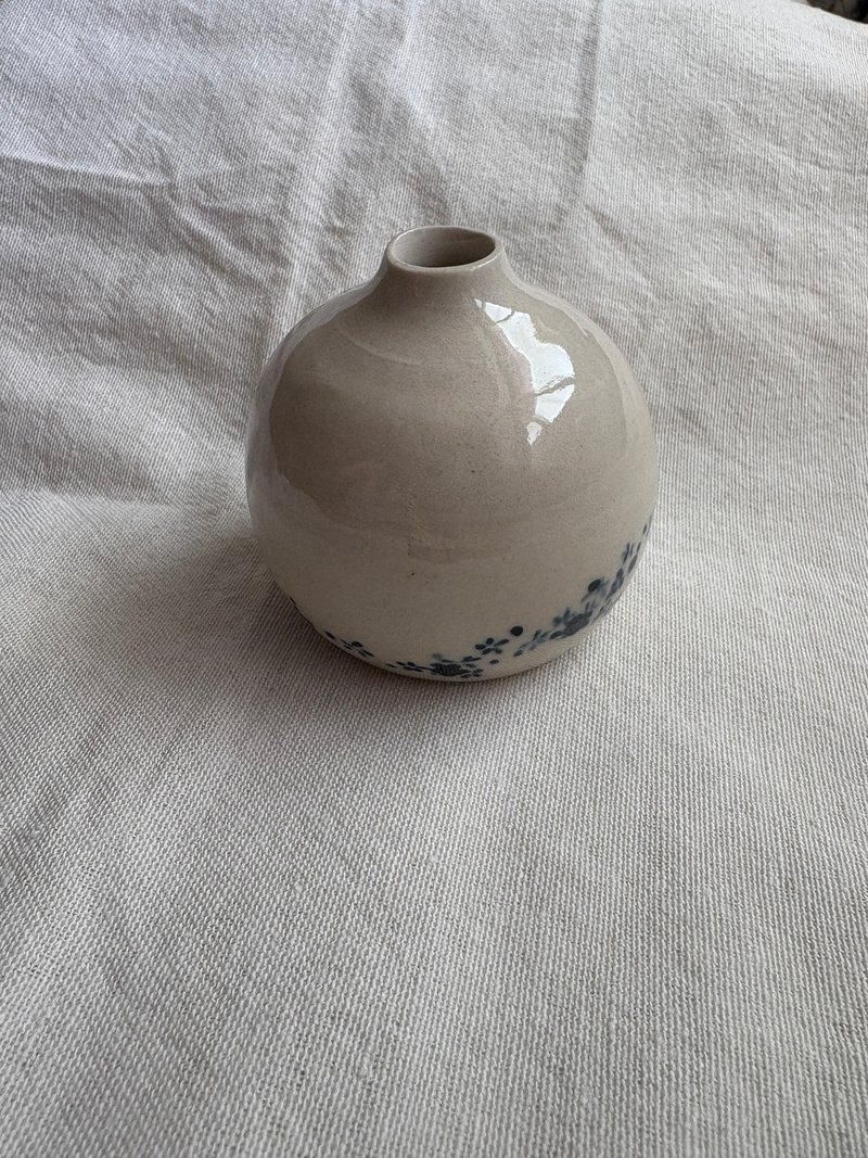 輕快點點的小花器   H6.8 cm - 花瓶/花器 - 陶 