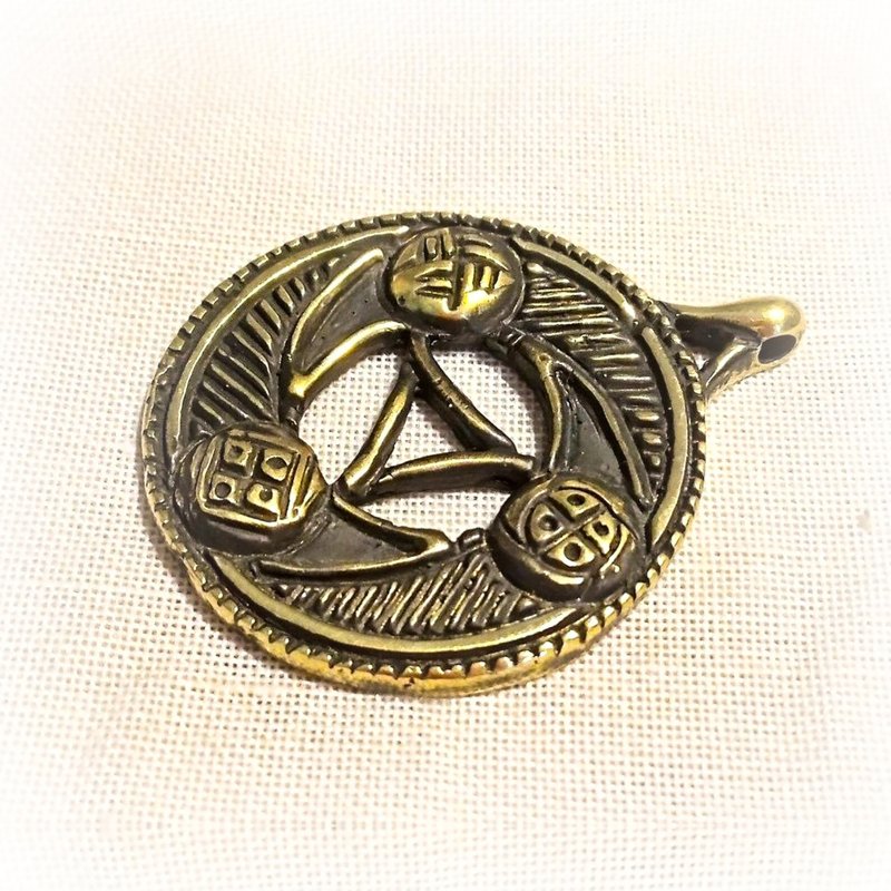 Ukraine brass pendant,Vintage Brass pendant,trypillian symbol,ukrainian jewelry - 吊飾/掛飾 - 銅/黃銅 金色