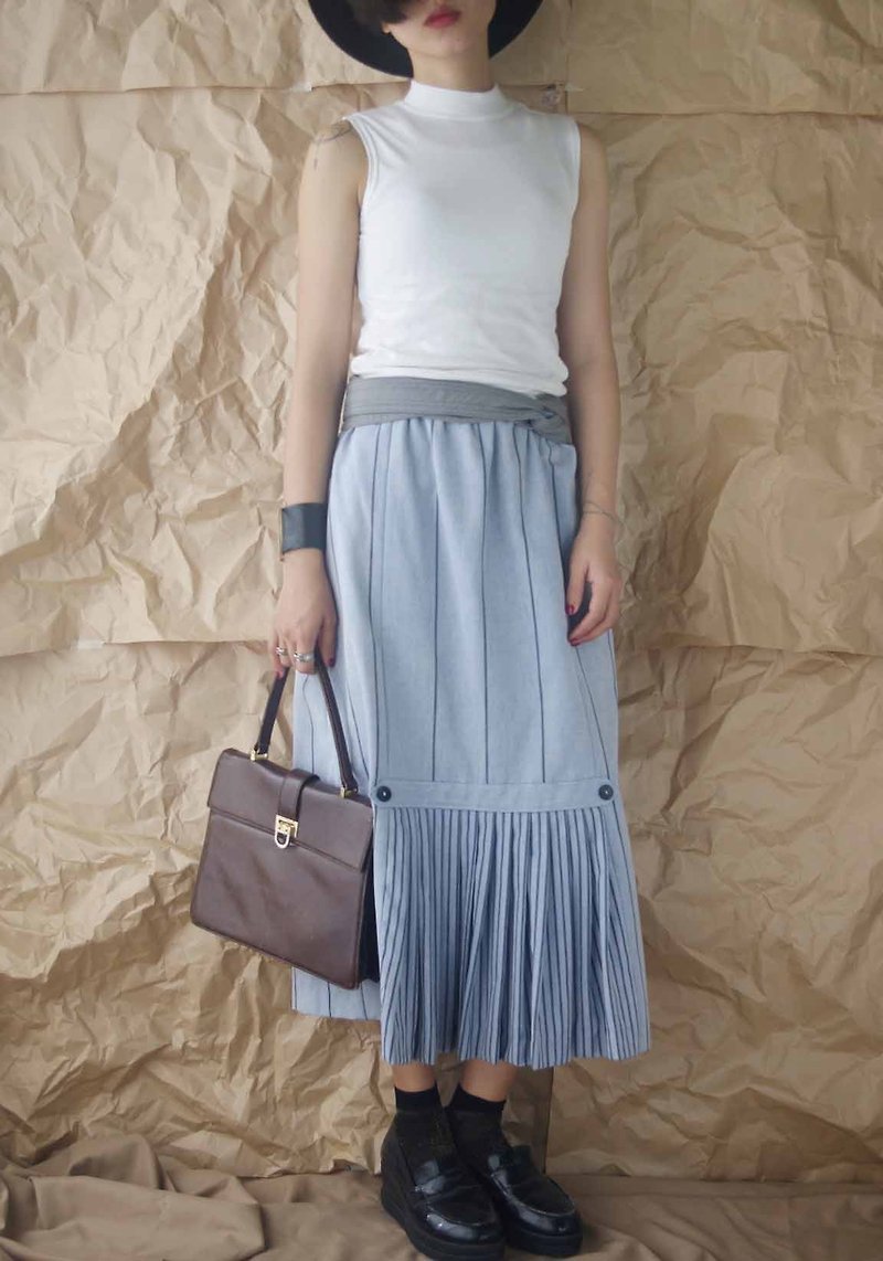 Treasure Hunting - neutral discount stitching skirt - กระโปรง - เส้นใยสังเคราะห์ สีเทา