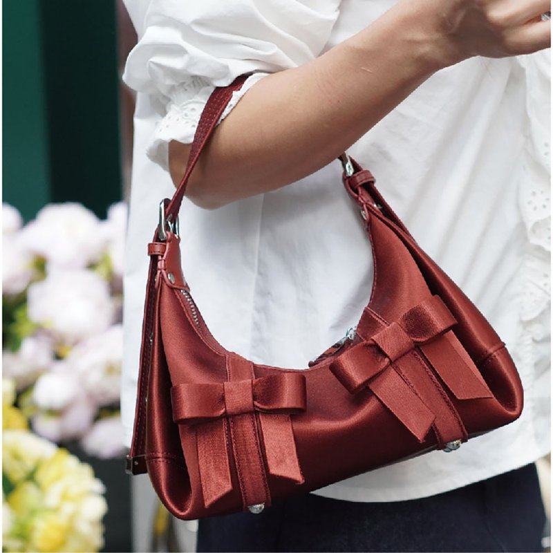 甜美可愛絲光緞面蝴蝶結單肩斜跨包小眾設計感禮物 - 側背包/斜孭袋 - 其他材質 