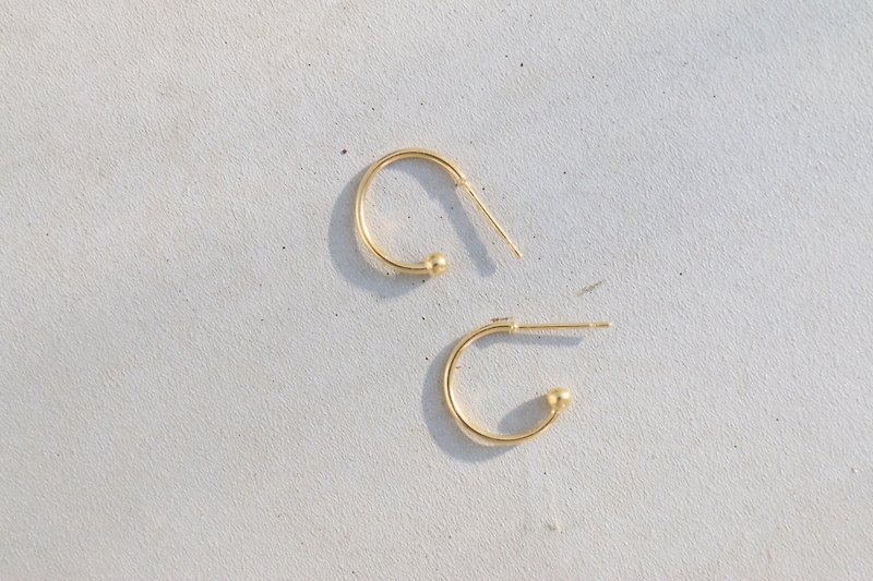 Round brass earrings 1074 eye-catching - ต่างหู - โลหะ สีทอง