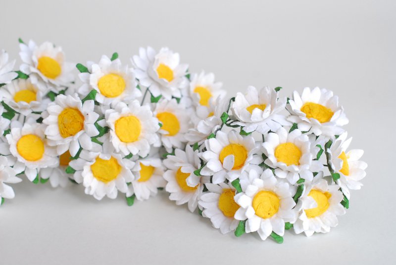 Paper Flower, 50 pieces DIY small daisy flower size 2.00 cm., white color - Other - Paper White