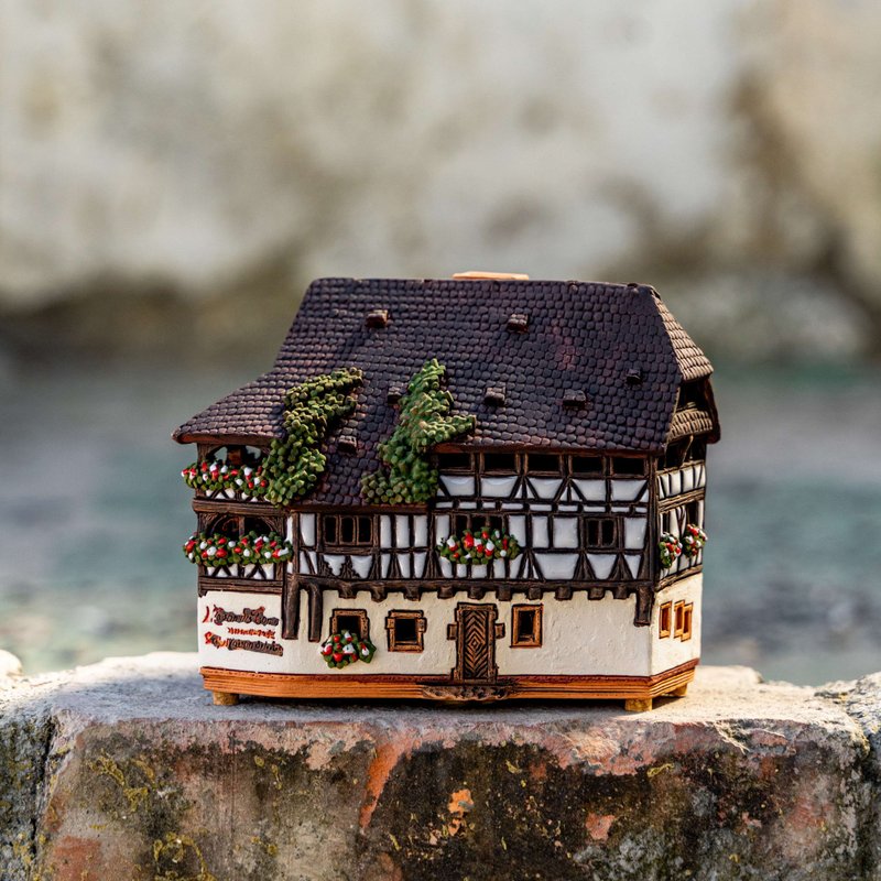 Cobbler house in Strasbourg, France, 12cm high - ของวางตกแต่ง - ดินเผา 