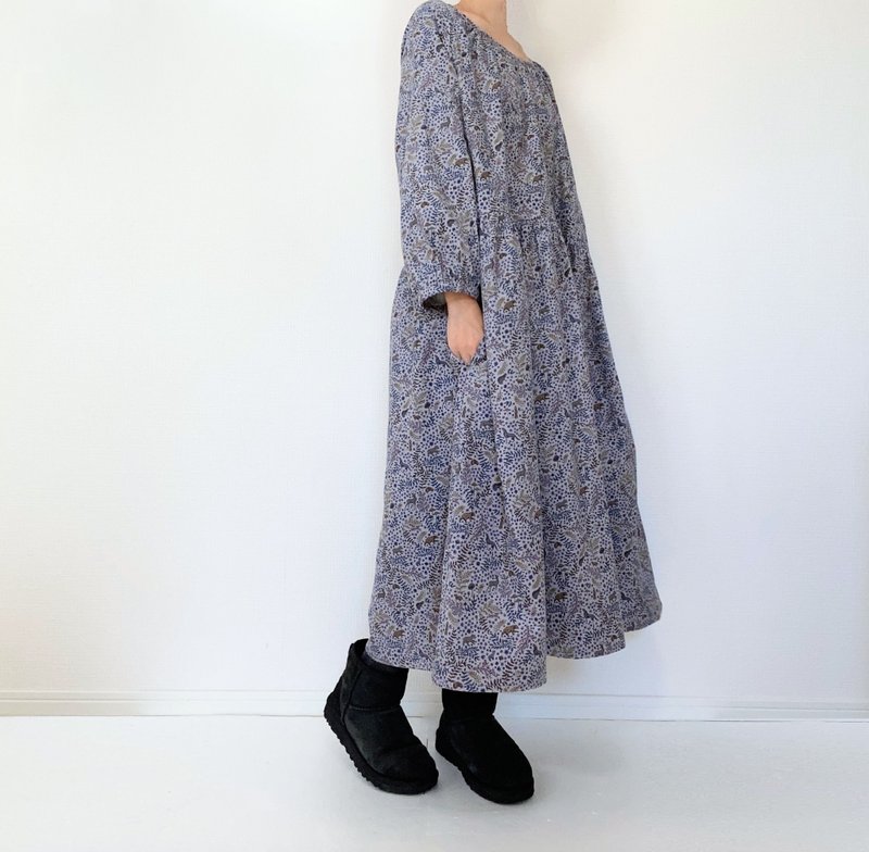 liberty fabrics 燈心絨　長袖寬鬆　連身裙　 動物印花　灰色的 - 洋裝/連身裙 - 棉．麻 灰色