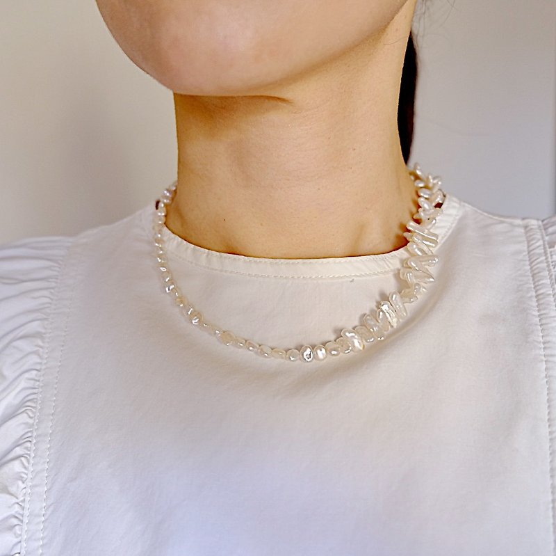 Asymmetrical pearl necklace - สร้อยคอ - ไข่มุก ขาว