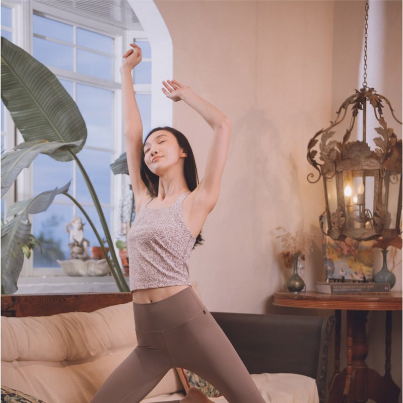 【MACACA】 :)快樂3D運動背心 - AIE1064 淺棕 - 女運動上衣/背心 - 尼龍 咖啡色