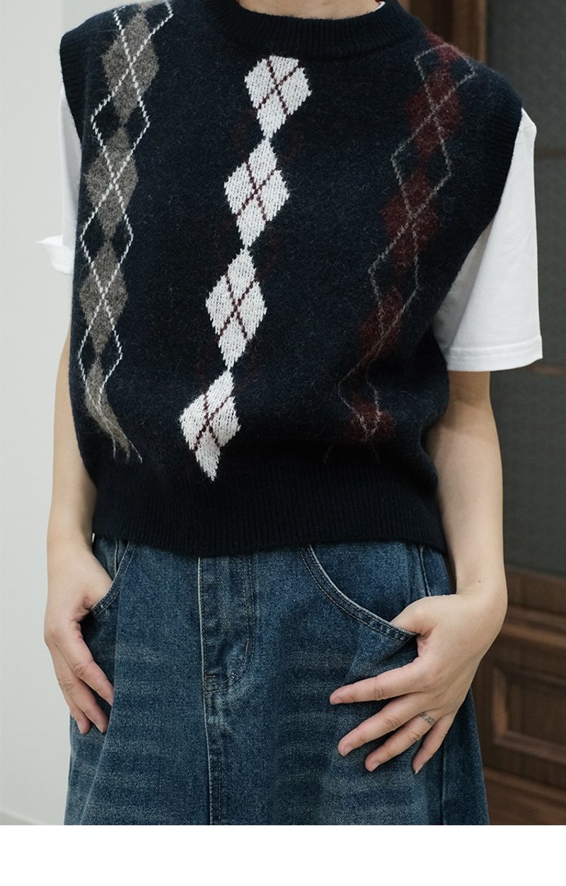 Retro British style miu sweater vest - เสื้อกั๊กผู้หญิง - ขนแกะ 