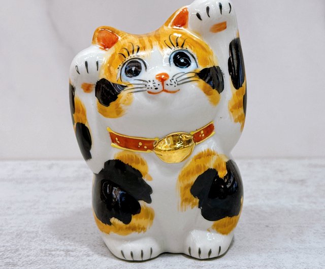 九谷焼の招き猫 | 三毛 - ショップ ourlittlezone 置物 - Pinkoi