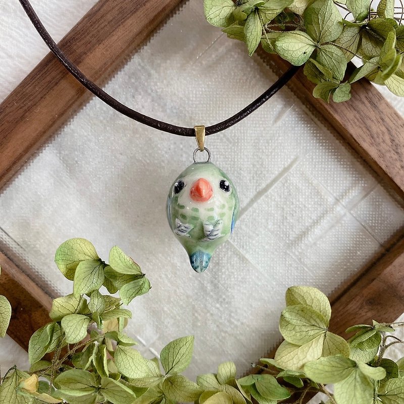 [Graduation Gift] Perfume Essential Oil Necklace | Green Monk Parrot | Fragrance Gift Box - Necklaces - Porcelain Green