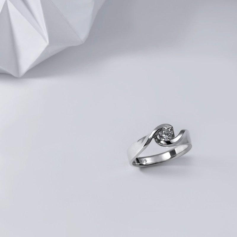 Romantic lines hug silver ring - แหวนทั่วไป - เงิน สีเงิน