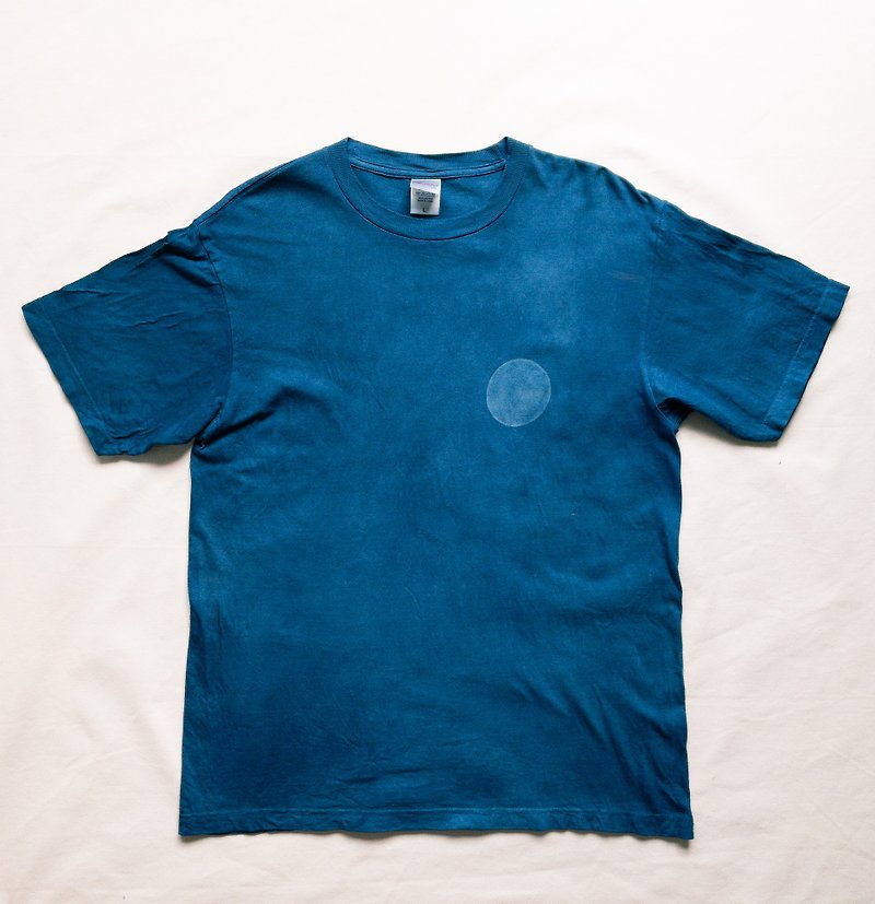 藍染 DEEP BLUE MOON 月　星　絞り染め  Indigo dyed 藍染 Aizome shibori - 女 T 恤 - 棉．麻 藍色