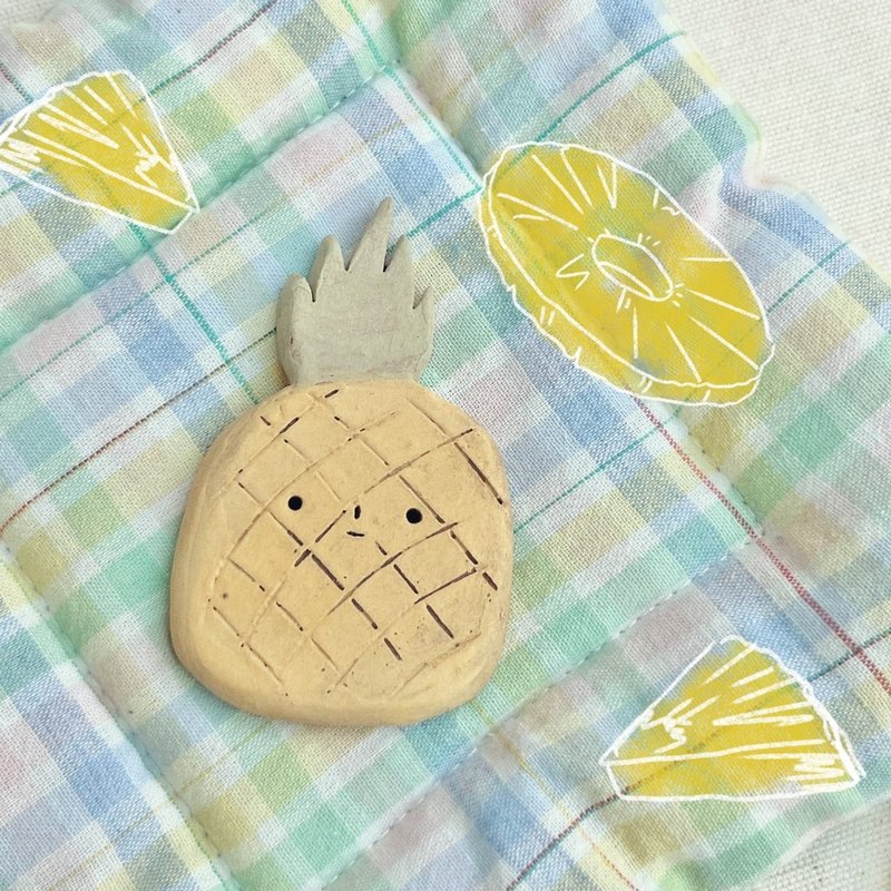 鳳梨 陶瓷別針 brooch - 胸針 - 陶 