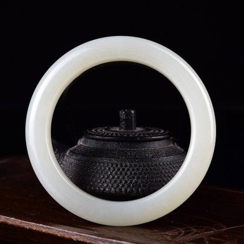 一念之間 收藏級天然新疆和田玉羊脂玉手鐲 圈口57mm玉質細膩溫潤 手工打磨