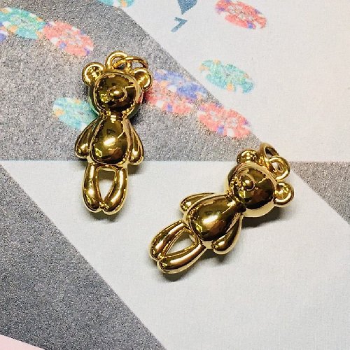 Treasure box gold ornaments 9999 gold pure gold cute cat lucky cat fish  pendant necklace clavicle chain - Shop yuihsieh Necklaces - Pinkoi