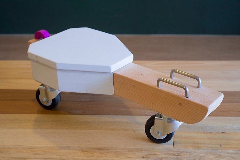 プッシュ車（紫形状） - 知育玩具・ぬいぐるみ - 木製 