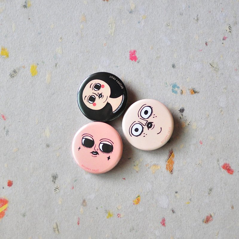 Mooncake face sisters spend 3 pieces into the badge - Brooches - Plastic Multicolor