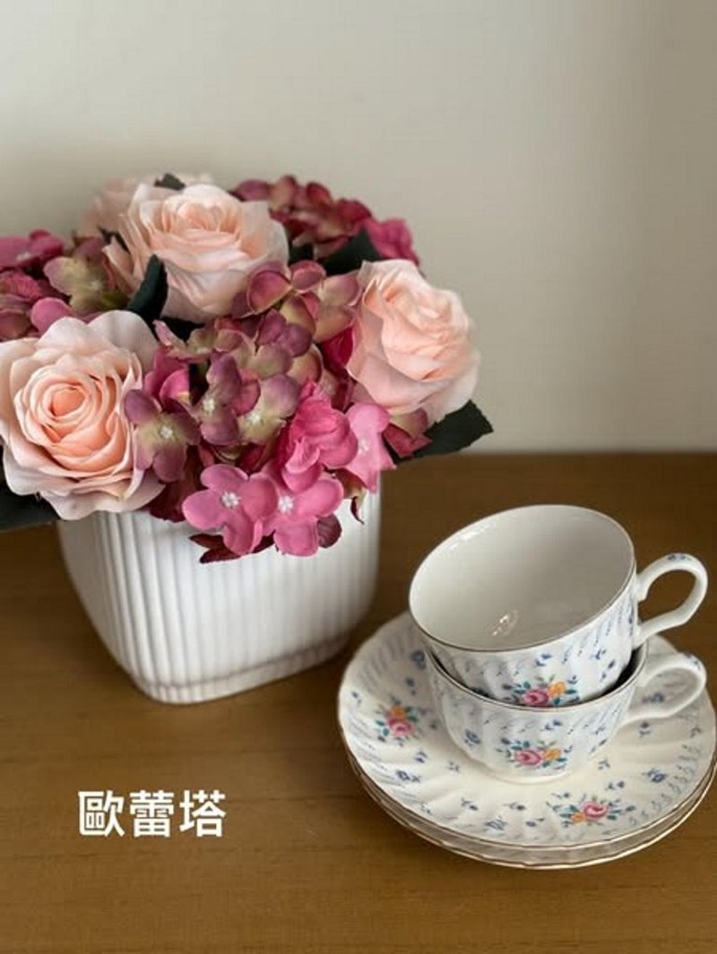 歐蕾塔手做**香檳玫瑰+繡球人造盆花 - 植栽/盆栽 - 其他材質 粉紅色