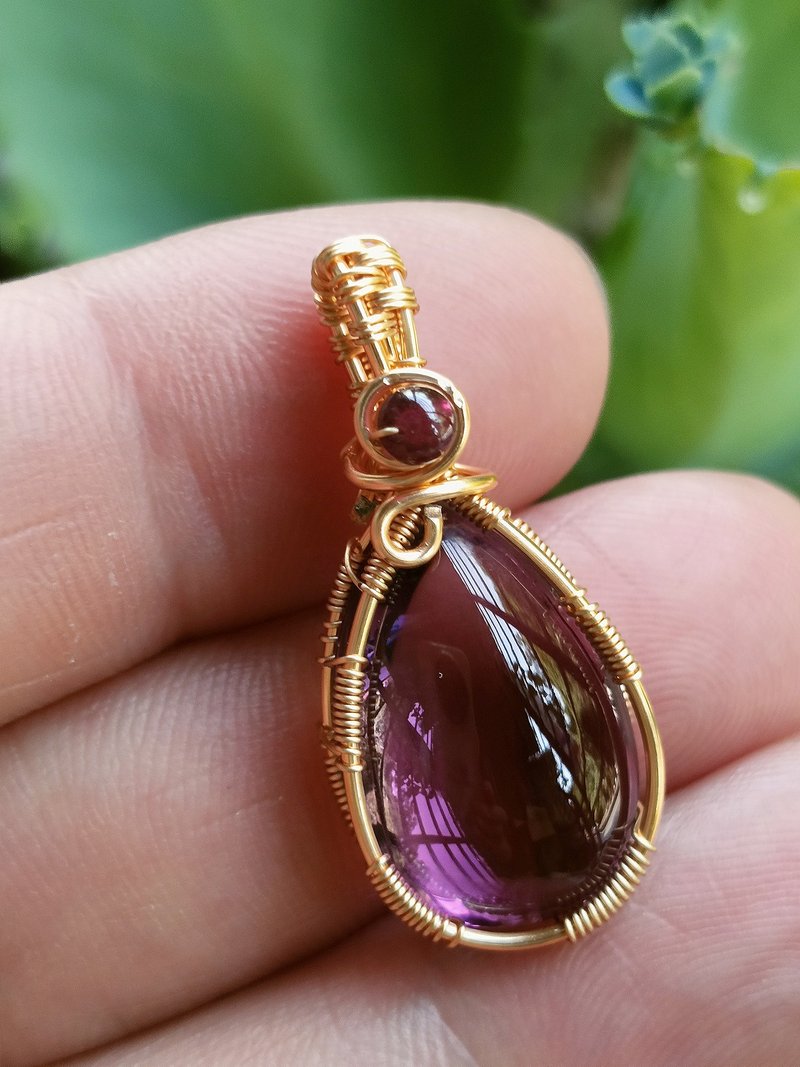 Amethyst pendant/crystal jewelry/ Bronze braided metal wire braided - สร้อยคอ - เครื่องประดับพลอย 