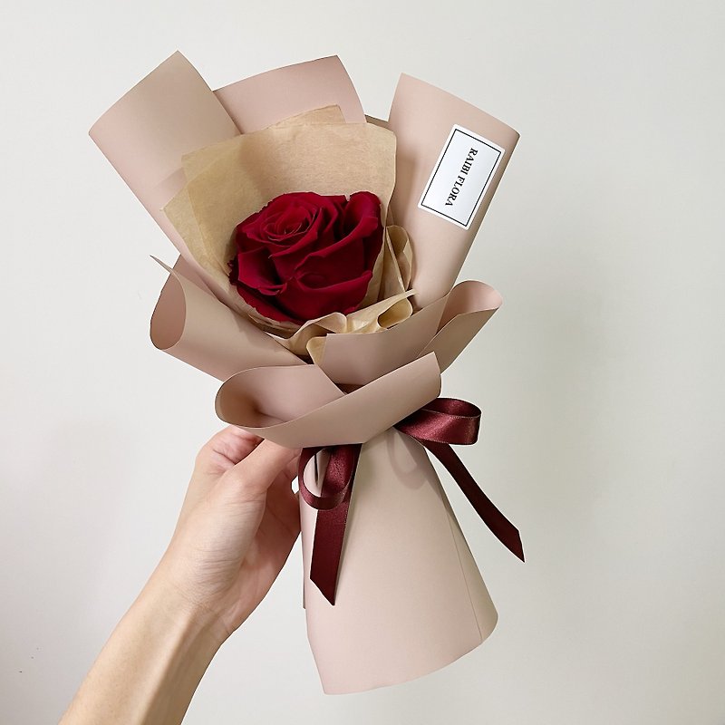 Christmas limited / immortal wine red rose single bouquet milk tea color matching birthday Valentine's day bouquet - ช่อดอกไม้แห้ง - พืช/ดอกไม้ 