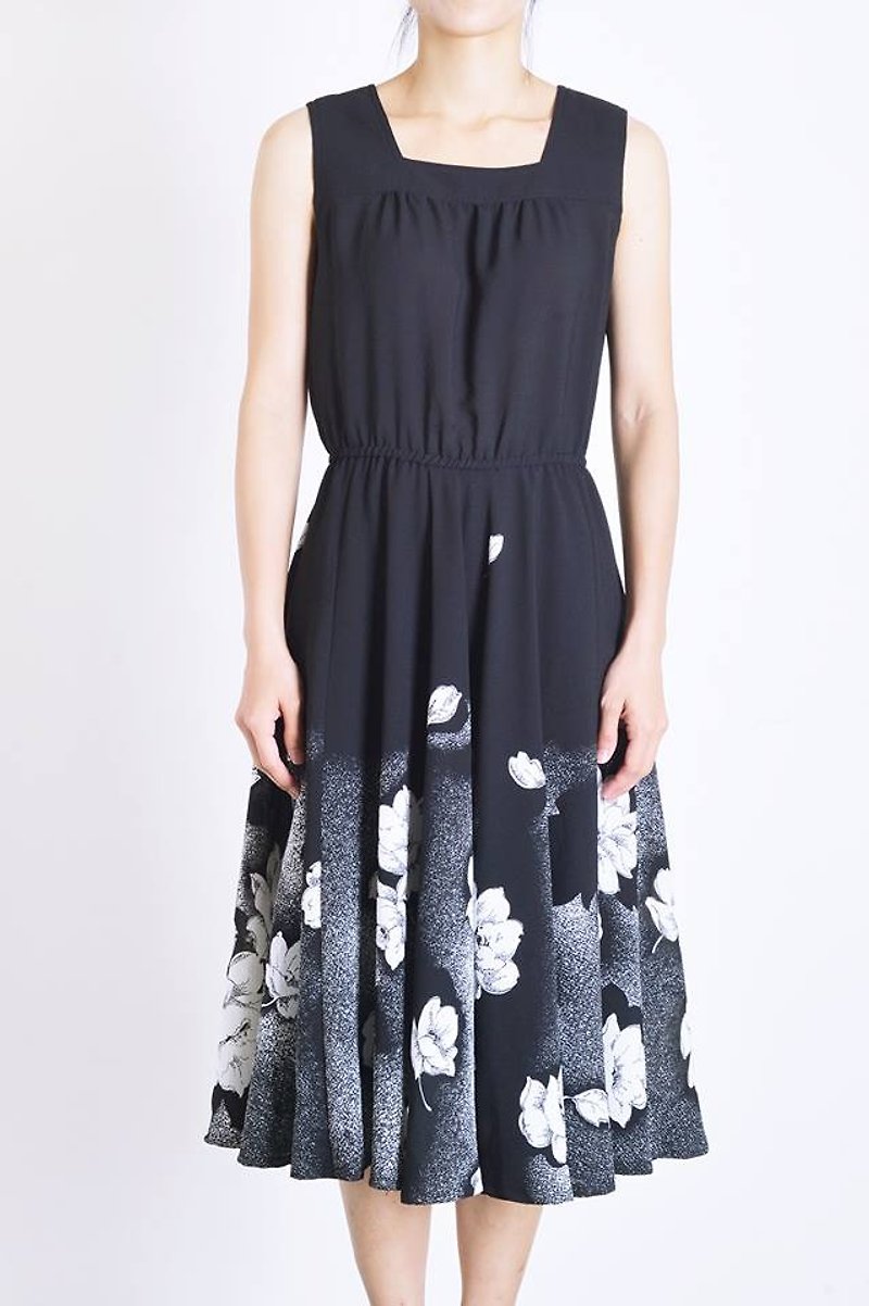 《Vintage dress》黑白花無袖洋裝 VD200 - 洋裝/連身裙 - 聚酯纖維 黑色