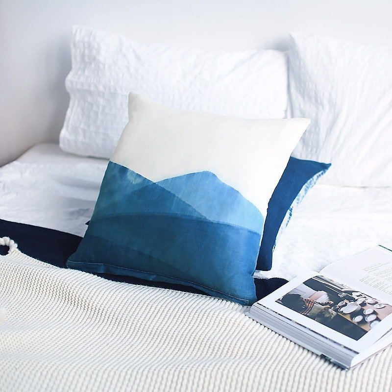 Pillow Cover 20 x Indigo Throw Pillow, Decorative Pillow, Tie Dye, Pillow case - หมอน - ผ้าฝ้าย/ผ้าลินิน สีน้ำเงิน