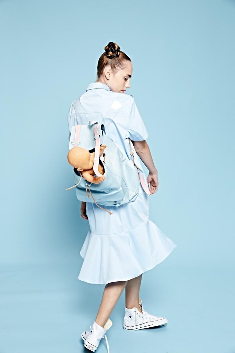 Summer light blue handmade imported leather chain commuter hit color large capacity backpack vacation without a backpack Chouhuai macarons ice cream | ancient leather good original design creativity - Backpacks - Genuine Leather Blue