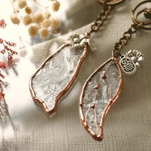 Glass keychain/Taiwan/leaf charm