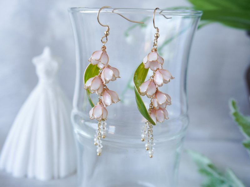 [Pink six-petal lily of the valley] Handmade original earrings Bronze resin crystal flower bridal holiday gift - ต่างหู - เรซิน สึชมพู