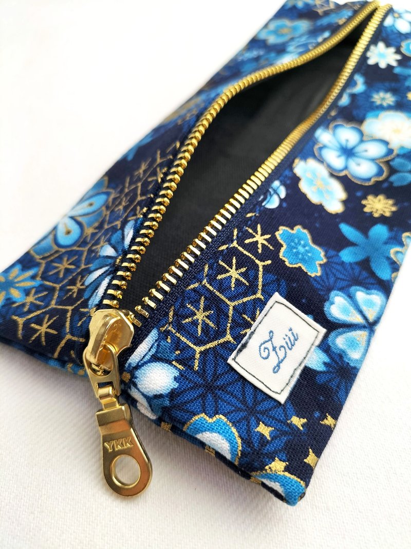 Long storage bag/pencil bag/cutlery bag/hot stamping dark blue Japanese flower - Toiletry Bags & Pouches - Cotton & Hemp 