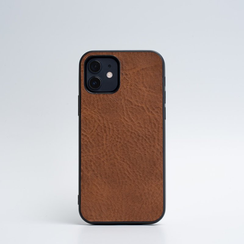 iPhone case made from Italian full-grain vegetable-tanned leather - เคส/ซองมือถือ - หนังแท้ สีดำ